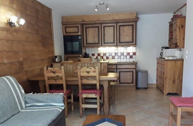 Apartment for 6 people with swimming pool