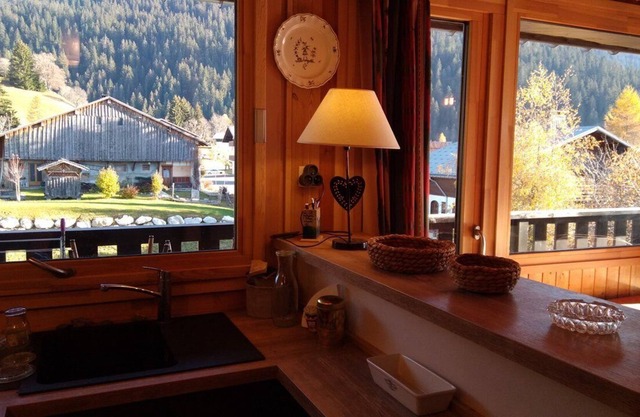 Apartment 6 pers. Cernix village center. Exceptional view. At the foot of the ski slopes