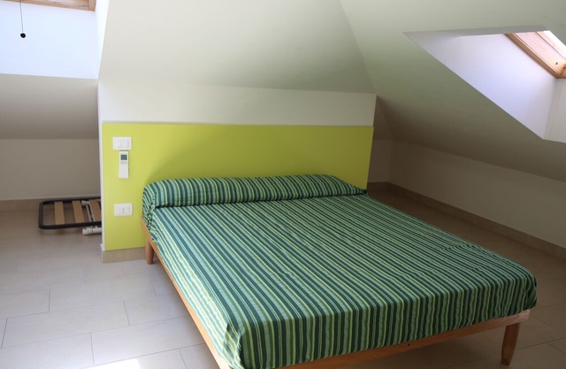 Apartment 20 Meters From The Sea 7 Beds With Small Sea View