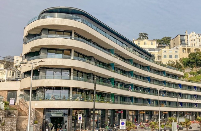 APARTMENT 17 ABBEY SANDS in Torquay