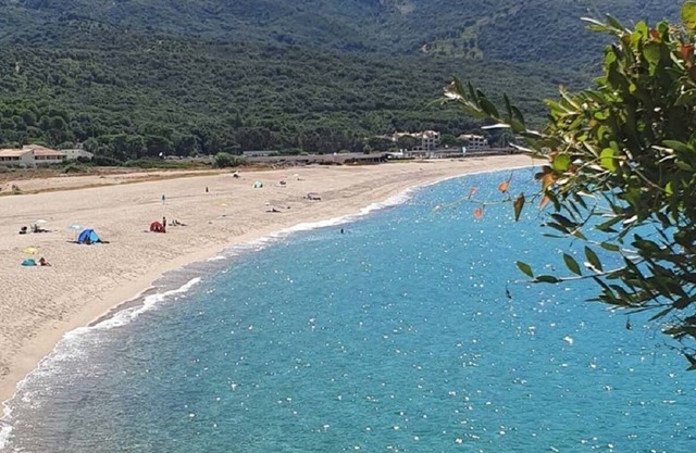 Apartment 2 bedrooms /5 people garden, 50 m from the beach
