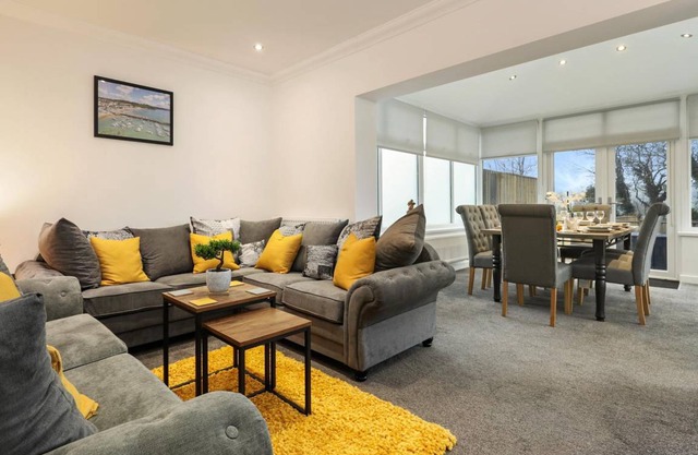 Apartment ∙ 3 bedrooms ∙ 8 guests
