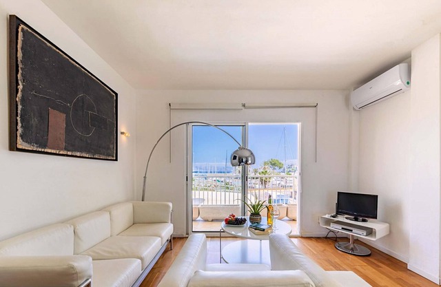 Apartment 3 rooms views quiet area 3 rooms 5 people wifi air conditioning