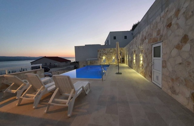 Apartment 3 with pool and amazing sea view