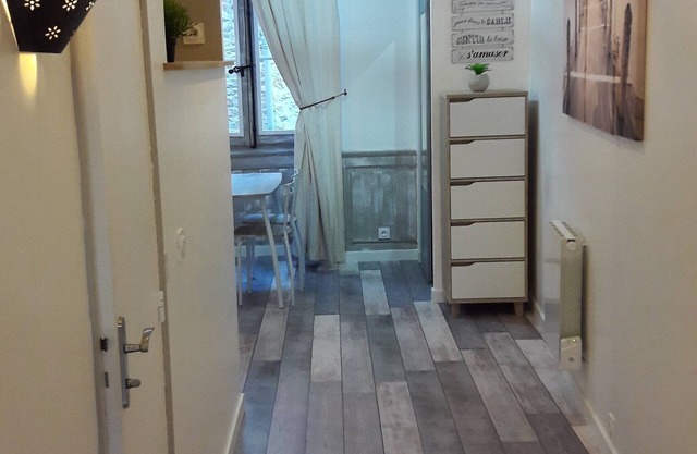 Apartment 35M² intra muros Center 100 meters from the Port