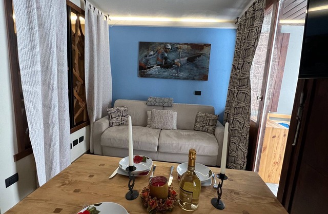 Apartment 5 - Blue Moon