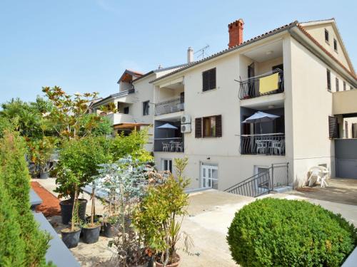 Apartment Alba-4 by Interhome