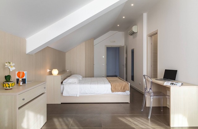 Apartment "Aparthotel Grel Suite 208" with Mountain View, Terrace & Wi-Fi