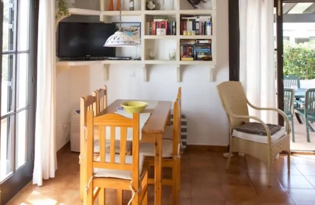 Apartment 'Apartamento 1 Dormitorio III' with Private Terrace and Shared Garden