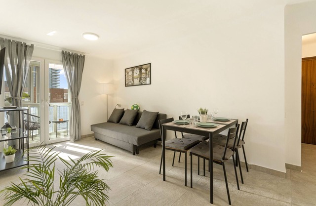 Apartment 'Apartamento Cerca De La Playa' with Balcony, Wi-Fi and Air Conditioning