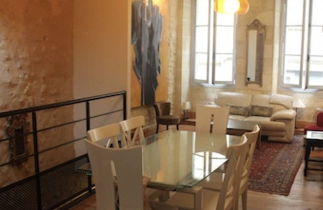Apartment 'Appartement Luxueux Centre' with Balcony, Wi-Fi and Air Conditioning