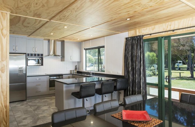 Apartment at Motueka TOP 10 Holiday Park