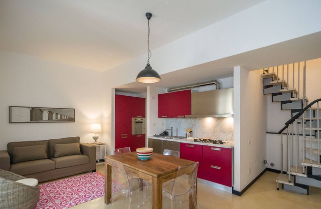 Apartment B - Two Floor Flat with Terrace, 90 m from Sea