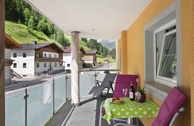 Apartment "Bergglück" with Mountain View, Wi-Fi & Balcony