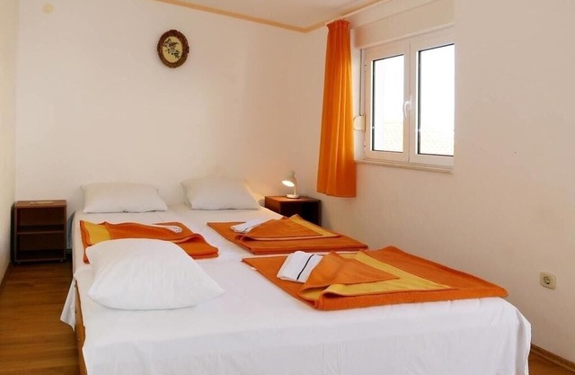 Apartment Biljana - 150m from beach: A3(5) - Gradac, Riviera Makarska, Croatia