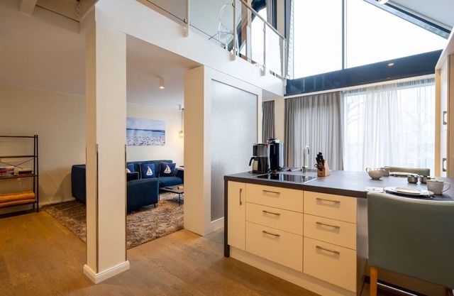 Apartment 'Blau Mit Müritzblick' with Lake View, Shared Pool and Wi-Fi