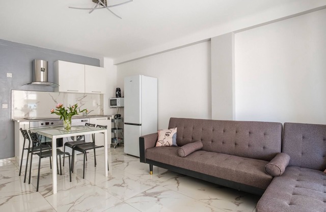 Apartment 'Cannoise Escape' with Balcony, Wi-Fi and Air Conditioning