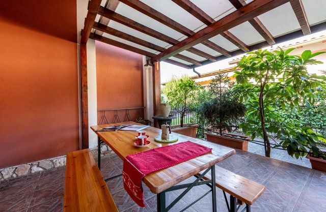 Apartment 'Casa Di Anita' with Shared Terrace