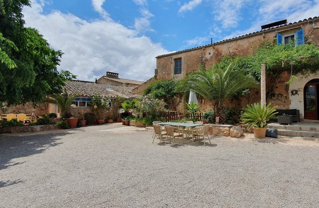 Apartment "Casa Duplex" on finca, animals, breakfast bookable, near Es Trenc