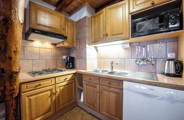 Apartment 'Chamois' with Mountain View, Balcony and Wi-Fi