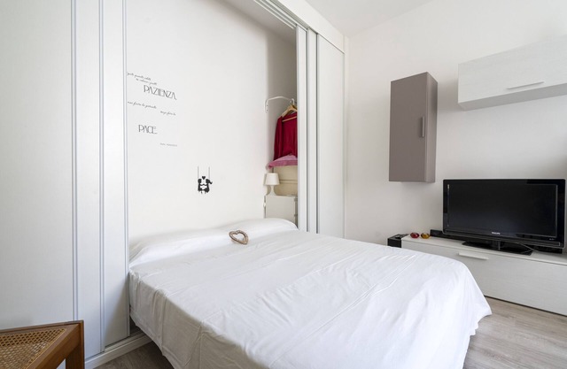 Apartment "Còmme a Ccàste in the City Center" with Balconies & A/C