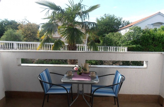 Apartment Dragica (105111-A2) - Malinska - island Krk