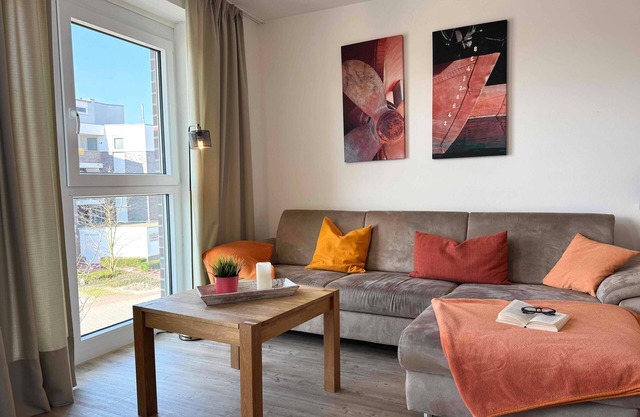 Apartment "de Roggenbloom", 200 m to the sea, max. 4 persons, swimming pool (neighboring house)