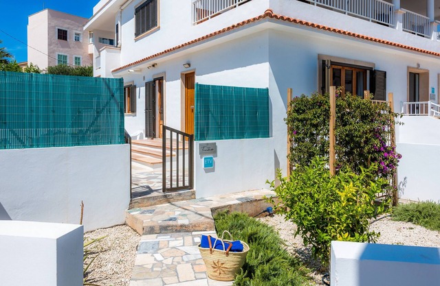 Apartment 'Apartamento Foradada' with Wi-Fi and Air Conditioning