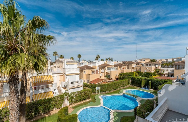 Apartment 'A Un Paso Del Mar' with Shared Pool and Balcony