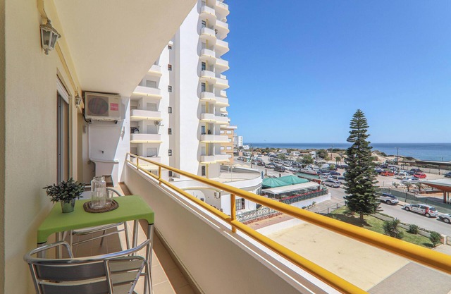 Apartment Estrela 304 - Vista Mar on the Beach with Sea View, Pool, A/C, Wi-Fi, Garden & Balcony