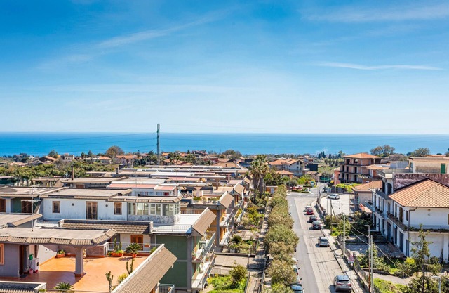 Apartment 'Etna Home' with Sea View, Wi-Fi and Air Conditioning