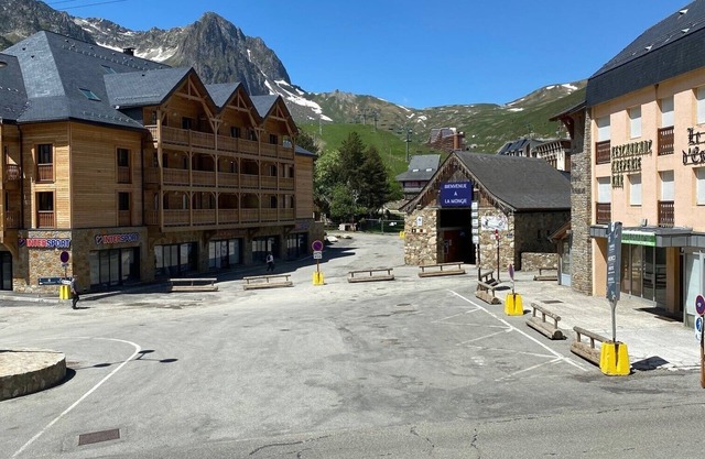 Apartment facing the slopes - resort center - ideal for families