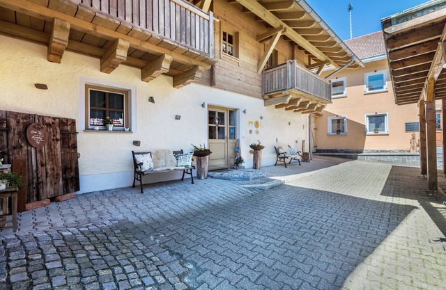 Apartment 'Ferienwohnung Stub´n' with Shared Terrace, Balcony and Wi-Fi