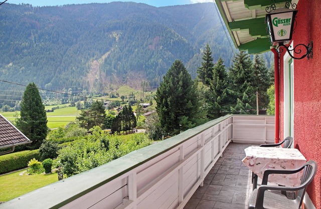 Apartment "Flying Hirsch" at Molltaler Appartements with Mountain View, Balcony & Wi-Fi