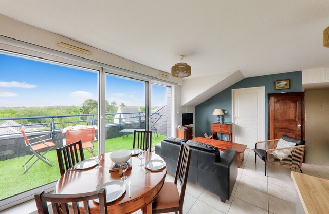 Apartment for 4 with large balcony on Sarzeau