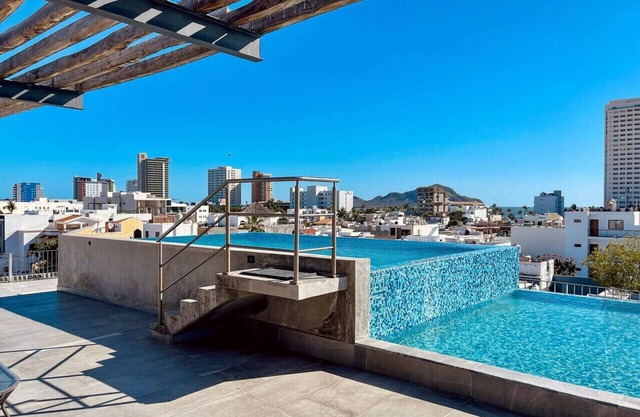 Apartment for 7 people with pool on the 3rd floor