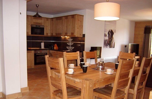 Apartment for 8 people in residence with swimming pool