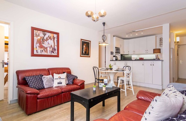 Apartment for 6, 2 bedrooms, near ski slopes, Pla d'Adet