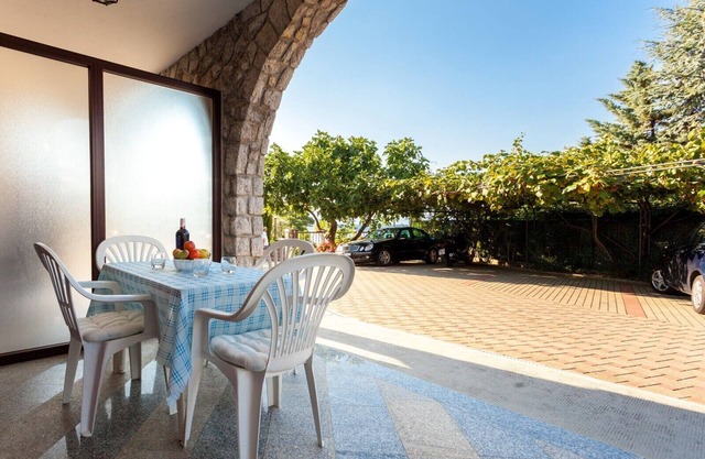 Apartment for two persons only 100 m from beach in Porat