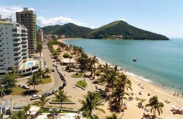 Apartment for up to 8 people martim de sá with air + house for 12 people + sobrado for 15 people