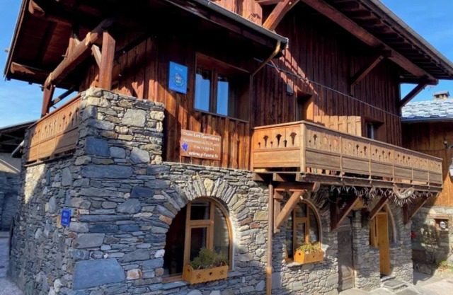 Apartment 'L'edelweiss' with Mountain View, Private Terrace and Wi-Fi