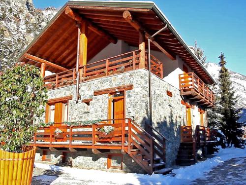 Apartment in Antey-Saint-André near Ski Lift