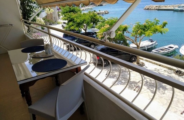 Apartment in Drašnice with Seaview, Balcony, Air condition, WIFI (3586-2)