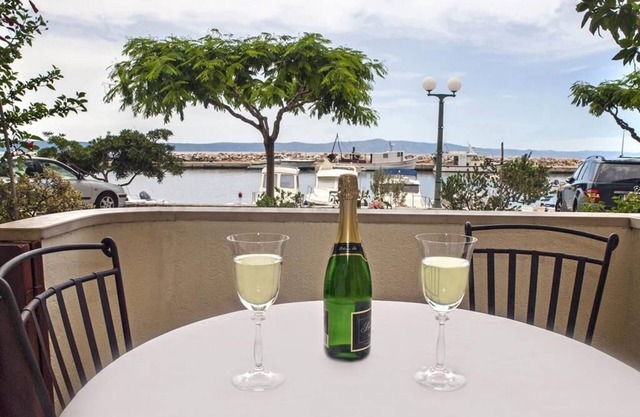 Apartment in Drašnice with Seaview, Loggia, Air condition, WIFI (3586-4)