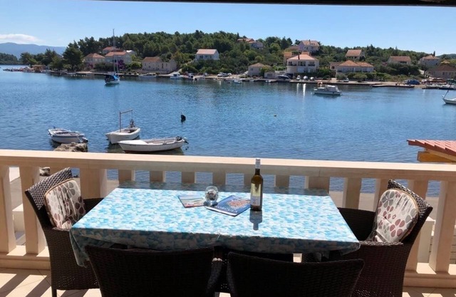 Apartment in Lumbarda with Seaview, Terrace, Air condition, WIFI (128-1)