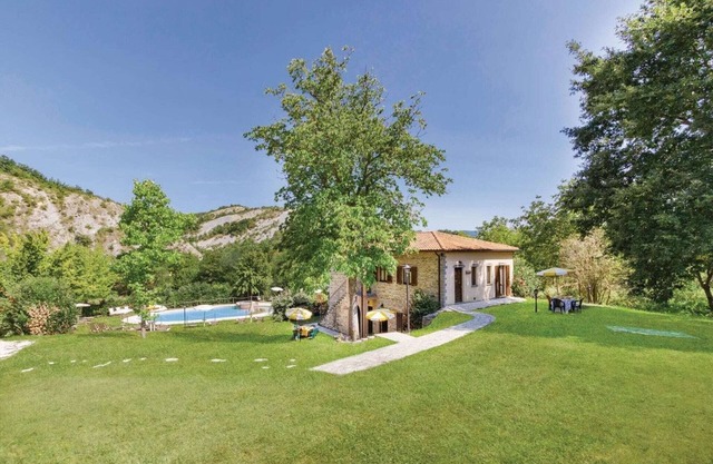 Apartment in Marche near Urbino and Pool