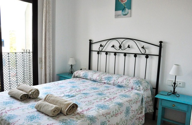 APARTMENT IN MARINA DUQUESA 414