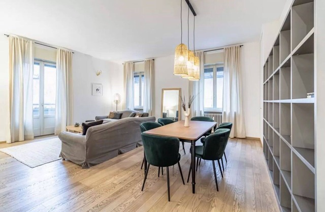Apartment in Milan with 3 bedrooms sleeps 8