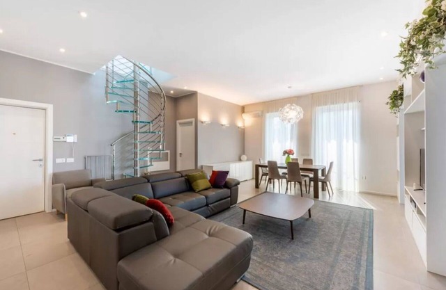Apartment in Milan with 3 bedrooms sleeps 6