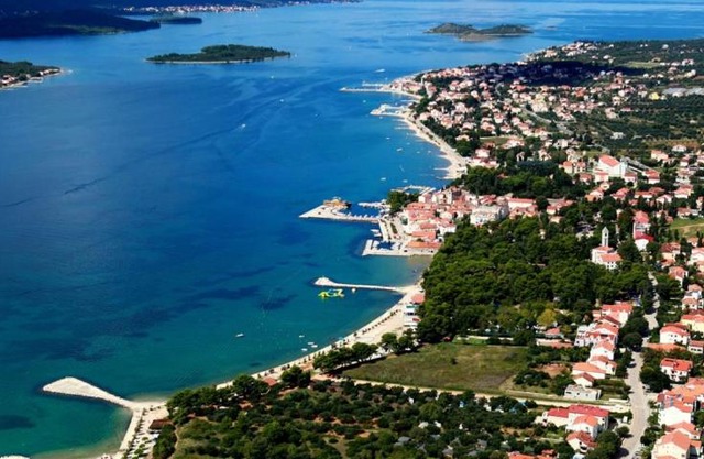 Apartment in Sveti Filip i Jakov with sea view, terrace, air conditioning, Wi-Fi (4811-1)